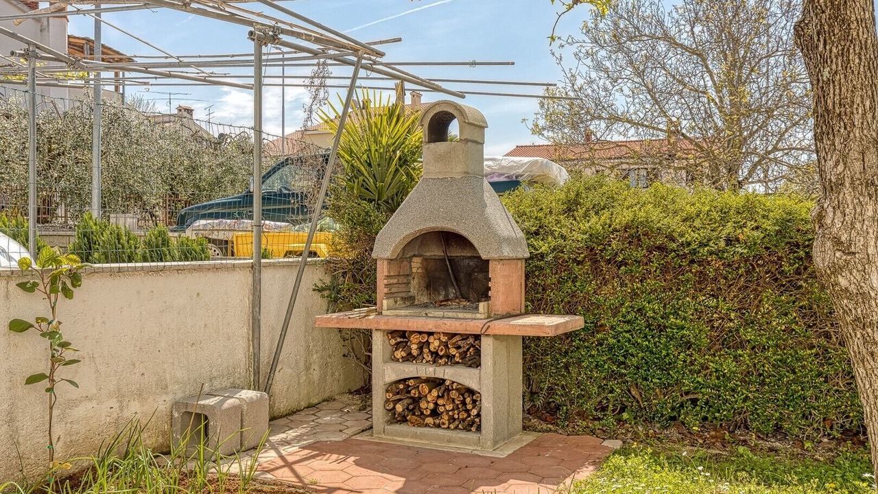 Photo of Outdoor in Spadici
