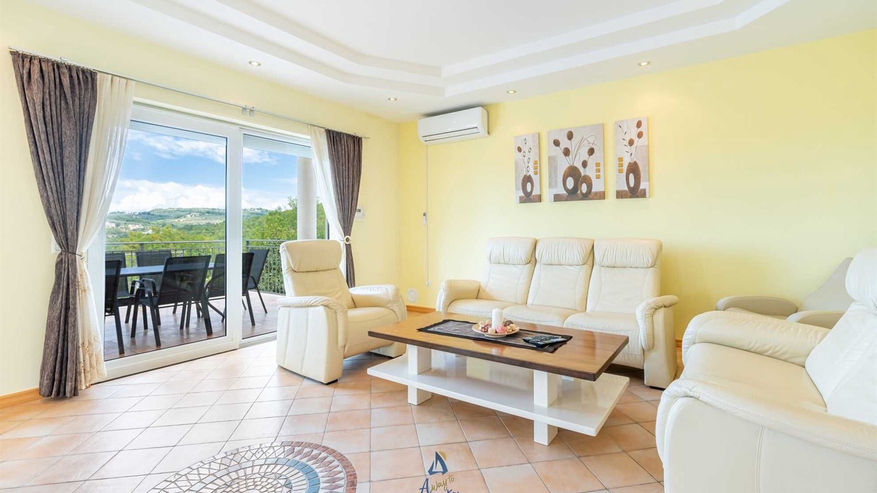 Photo of Livingroom in Buje
