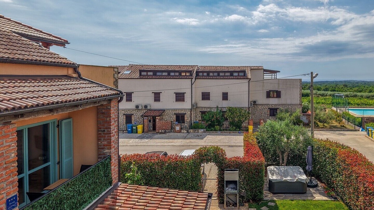 Photo of Patio Balcony in Gedici