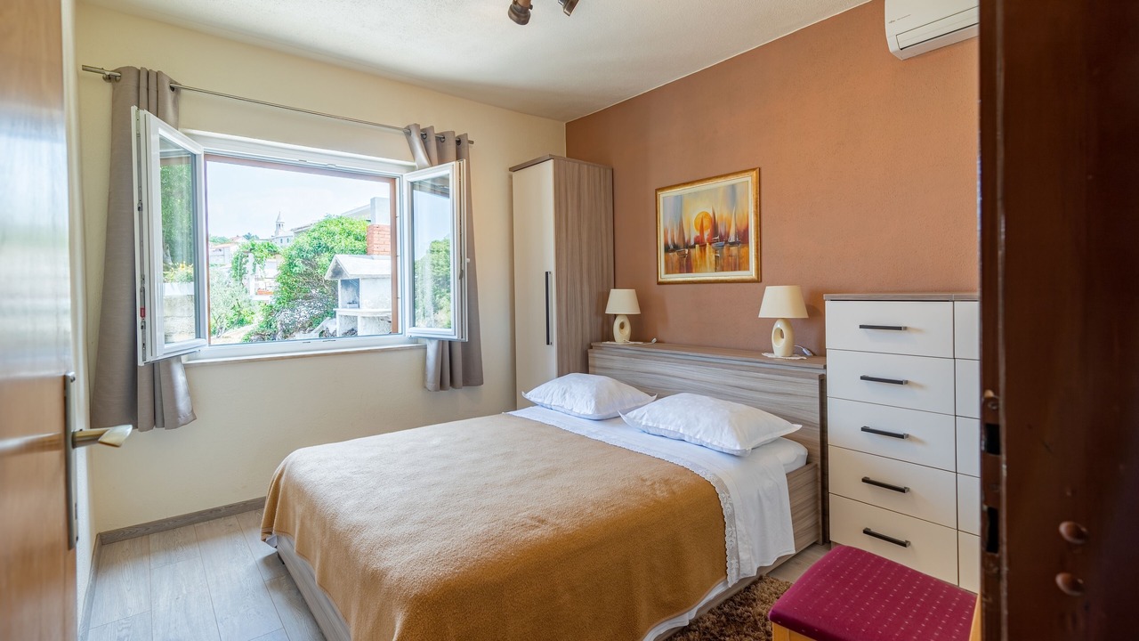 Photo of Bedroom in Povlja