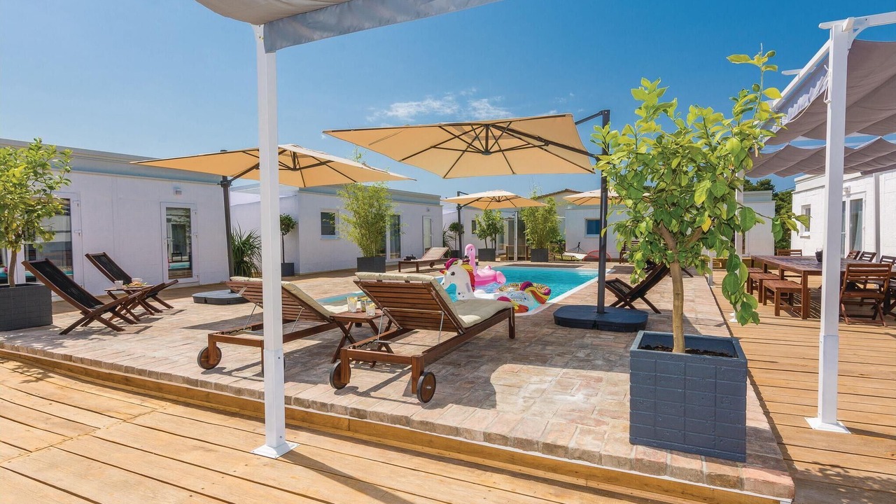 Photo of Outdoor in Petrcane