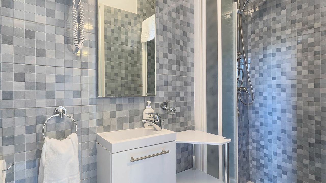 Photo of Bathroom in Murine