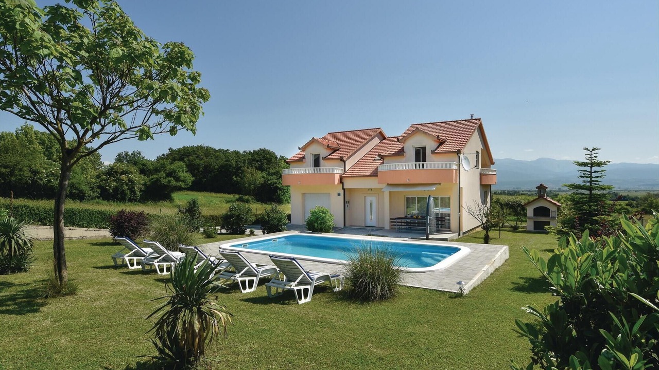 Photo of Outdoor in Sinj