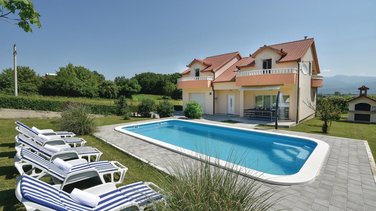 Photo of Outdoor in Sinj