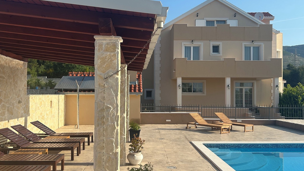 Photo of Outdoor in Rudine