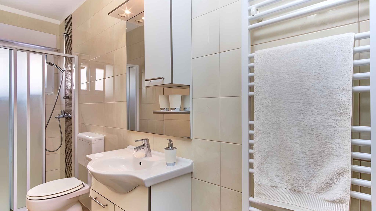 Photo of Bathroom in Cove Murtar