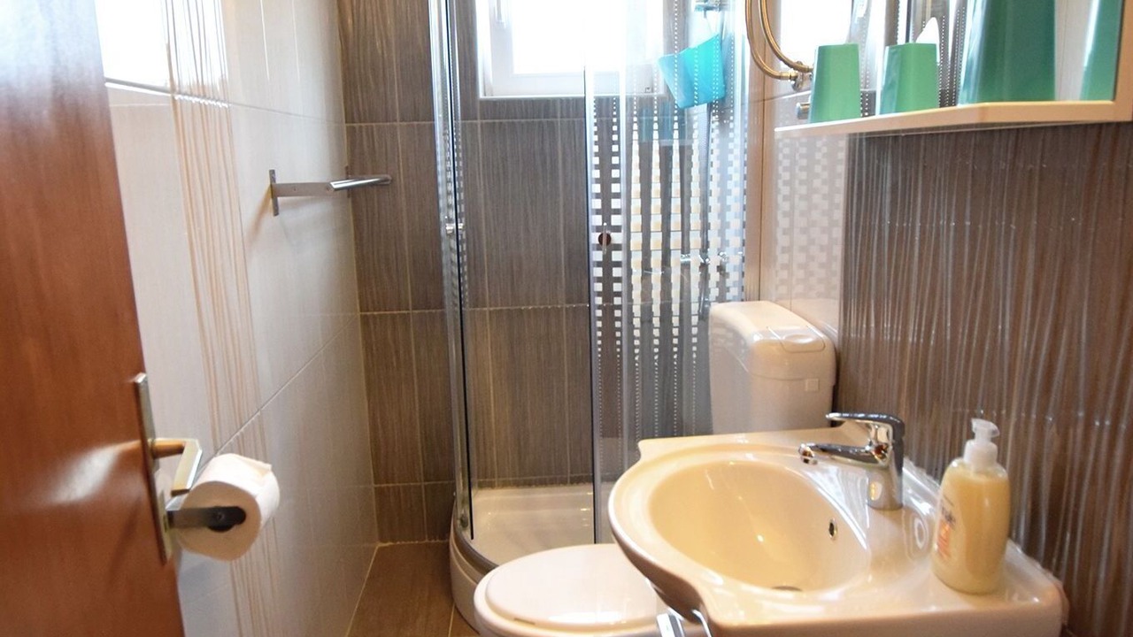 Photo of Bathroom in Seline