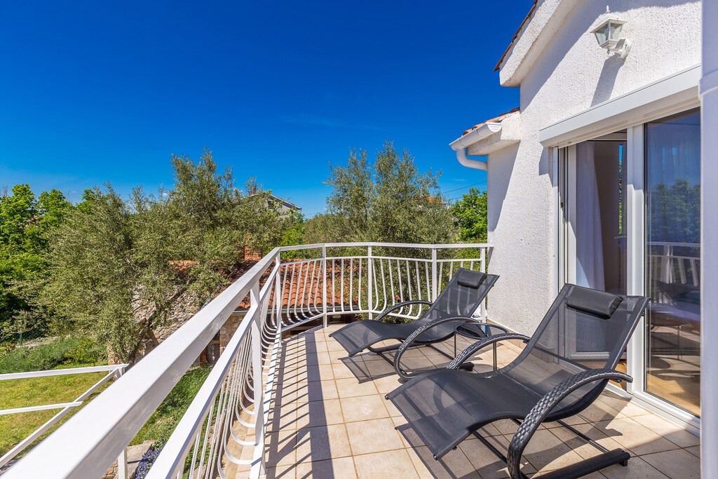 Photo of Patio Balcony in Brzac