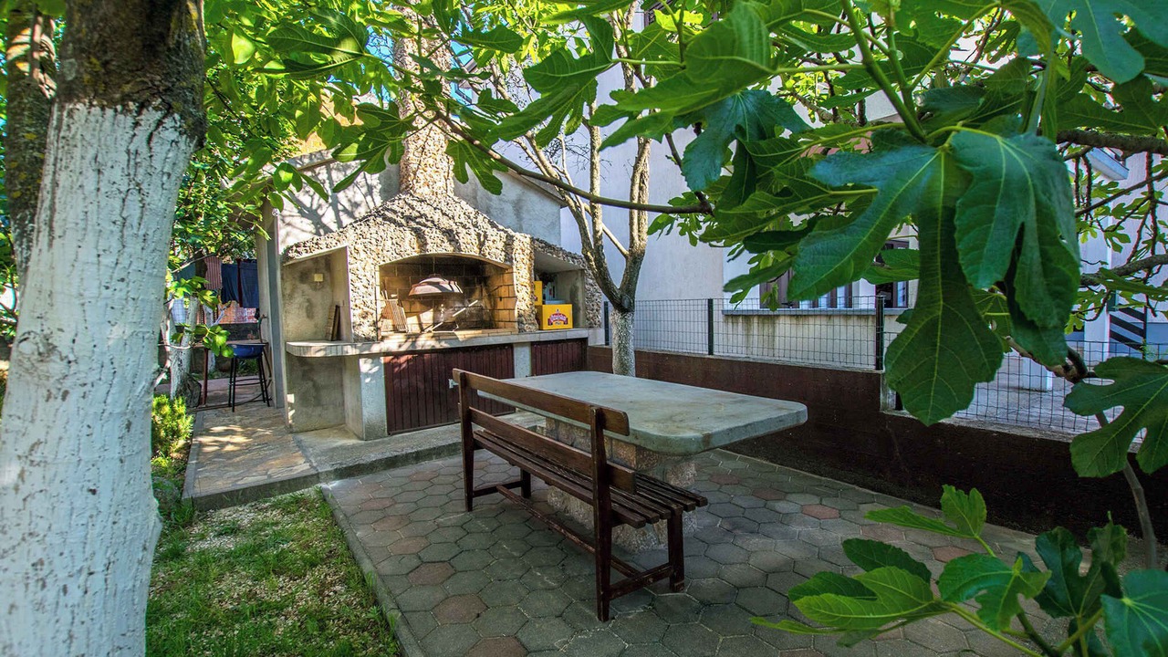 Photo of Outdoor in Seline