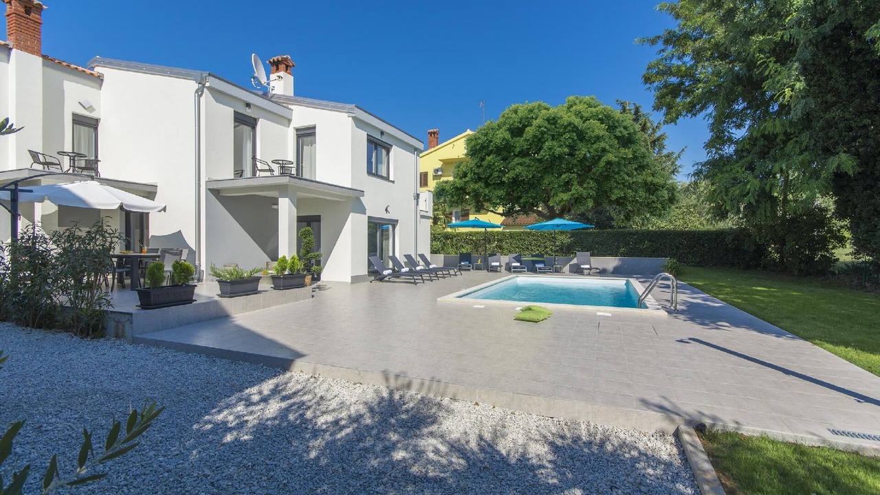 Photo of Outdoor in Spadici