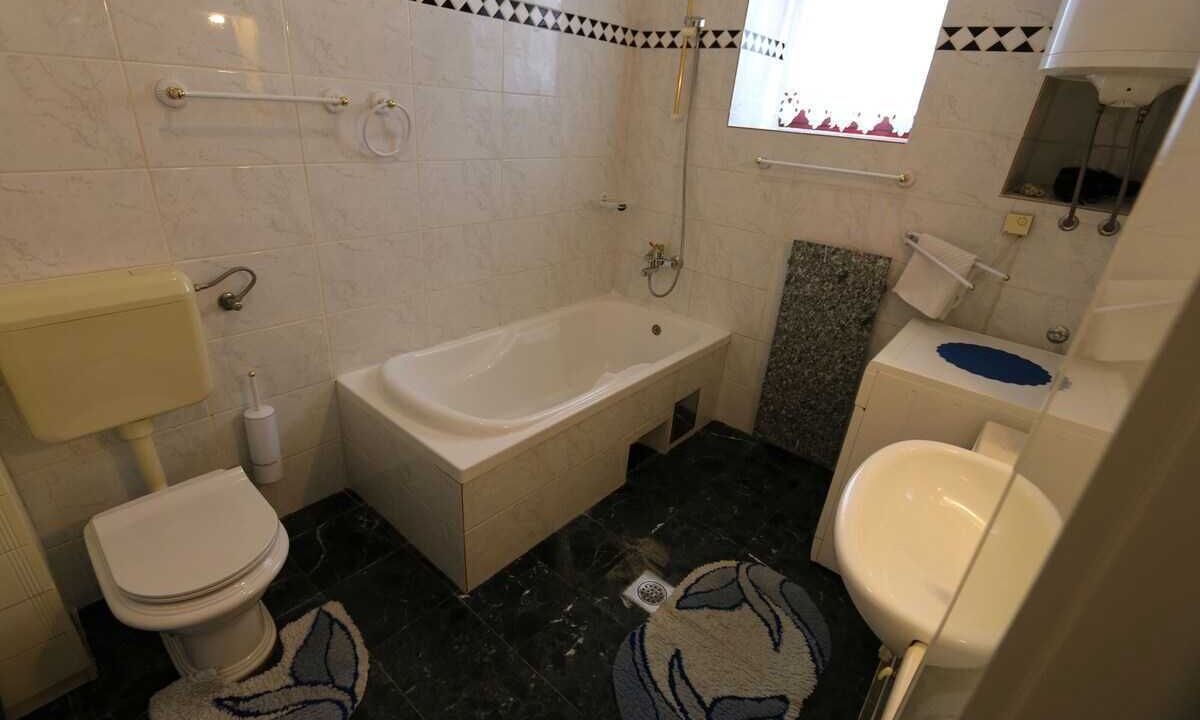 Photo of Bathroom in Silo