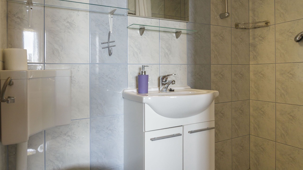 Photo of Bathroom in Komiza