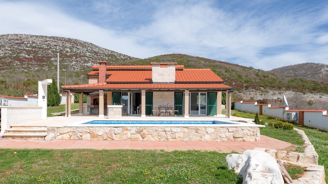 Photo of Outdoor in Klis