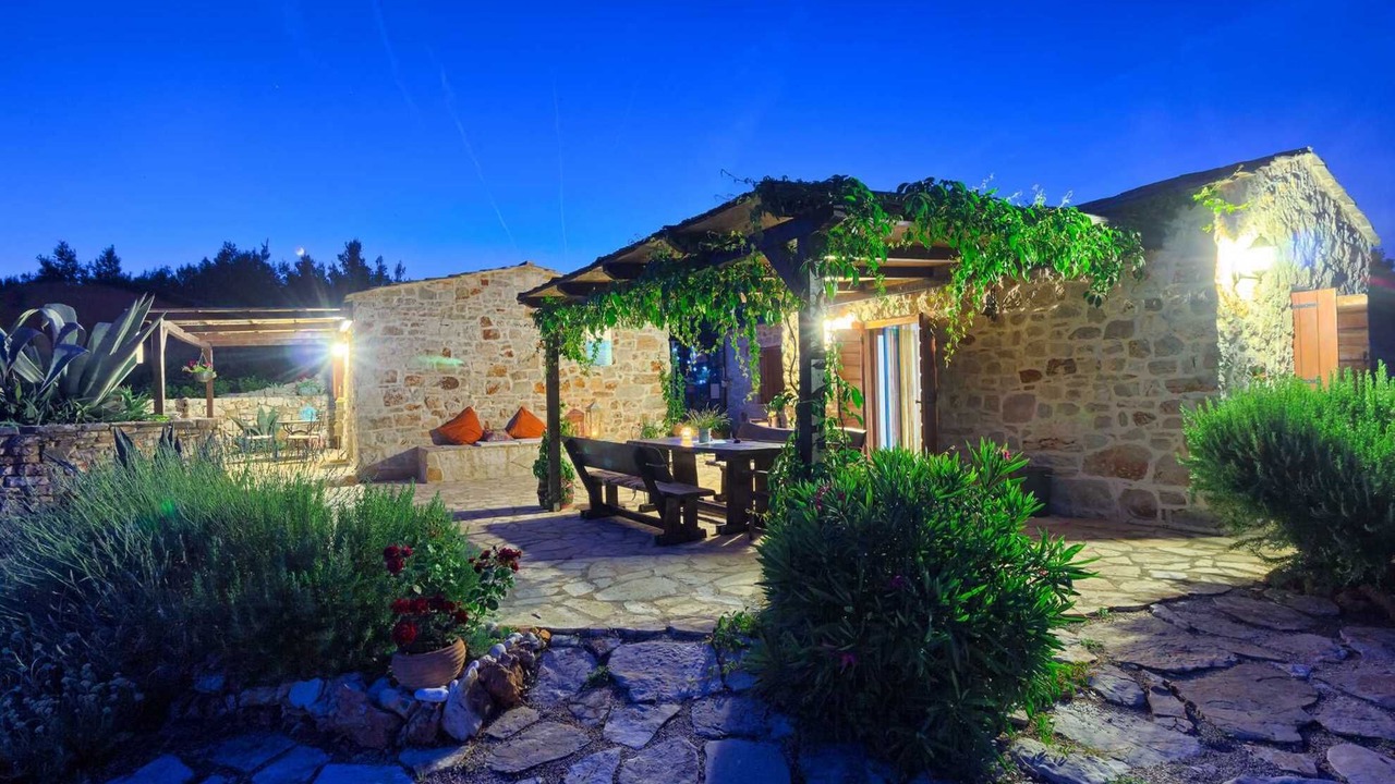 Photo of Outdoor in Cove Basina (Jelsa)