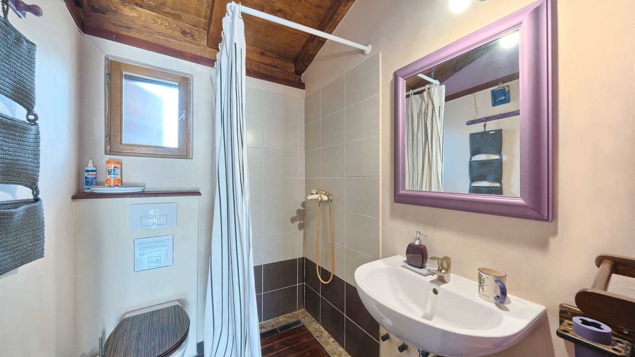 Photo of Bathroom in Cove Basina (Jelsa)
