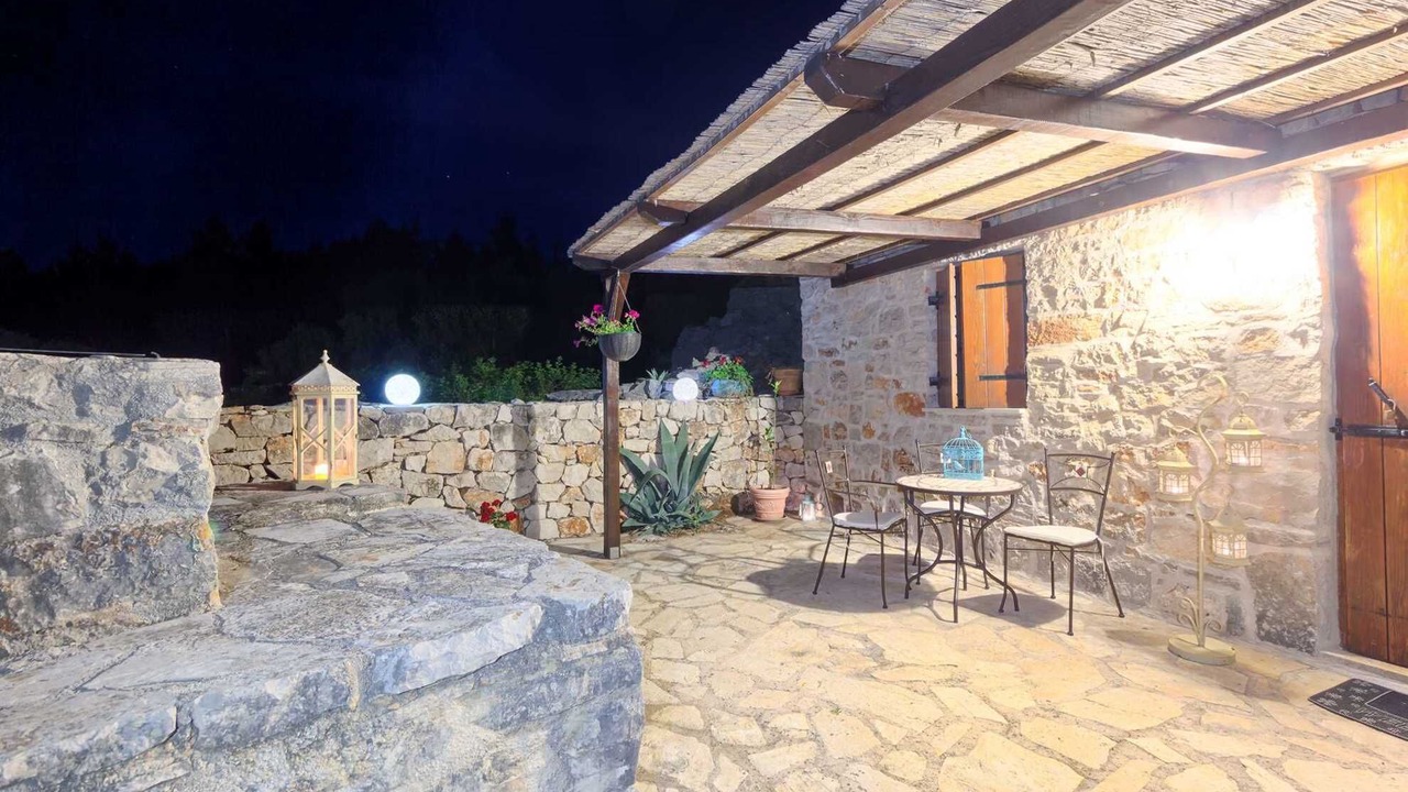 Photo of Outdoor in Cove Basina (Jelsa)