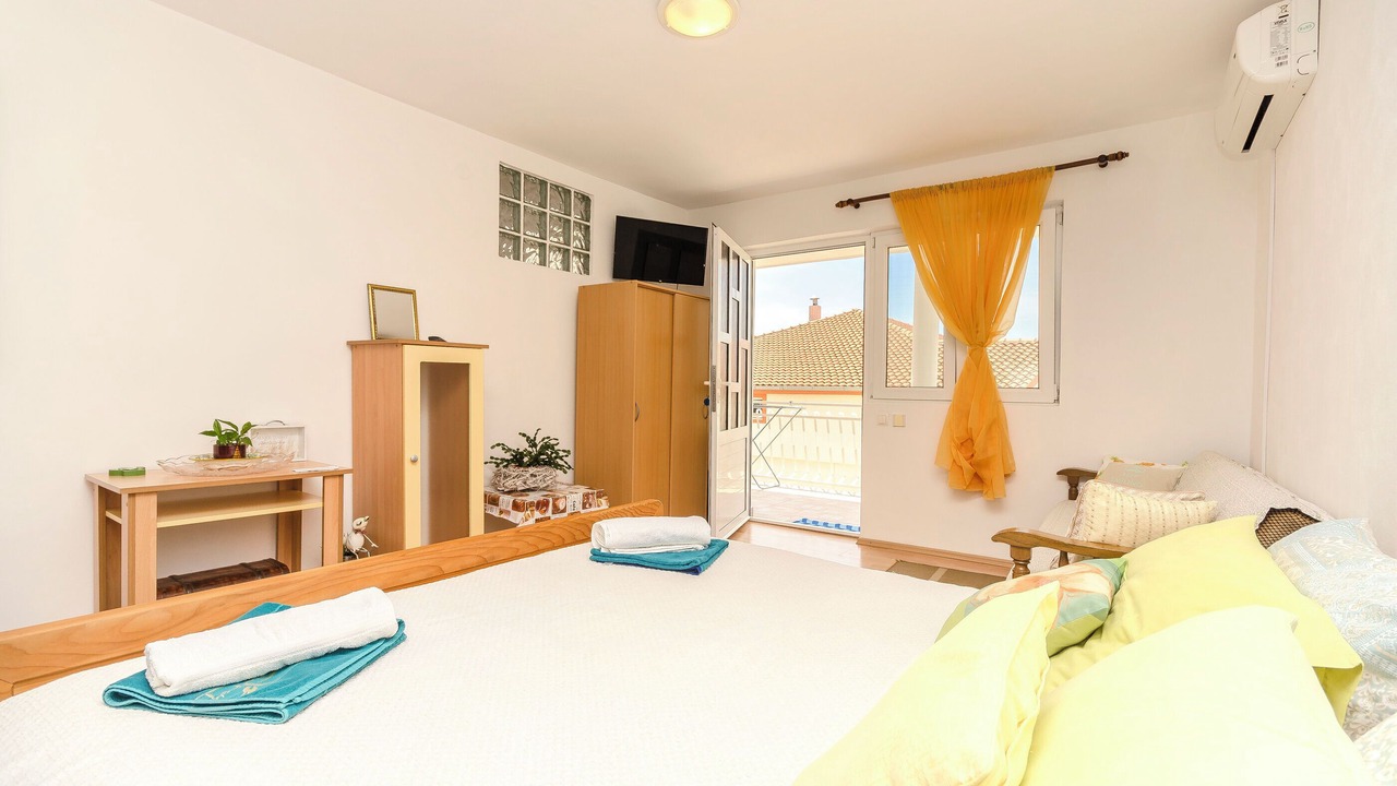 Photo of Bedroom in Tribunj