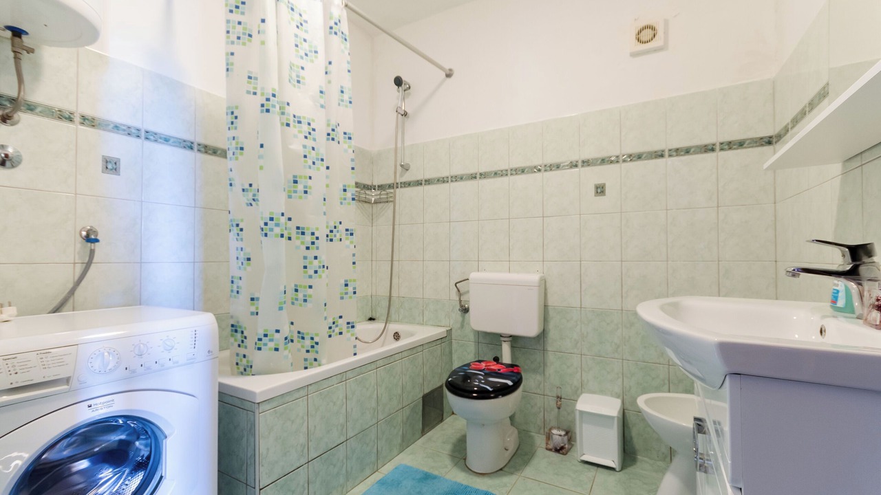 Photo of Bathroom in Rab