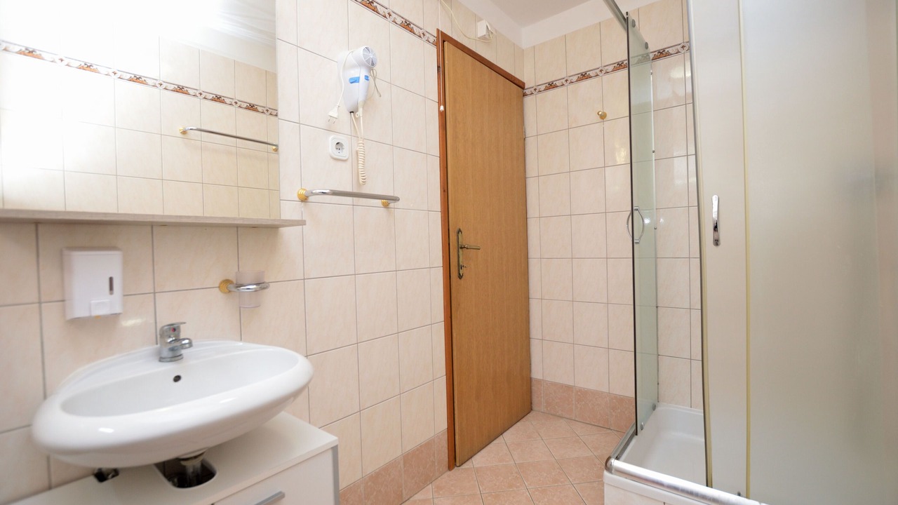 Photo of Bathroom in Cres