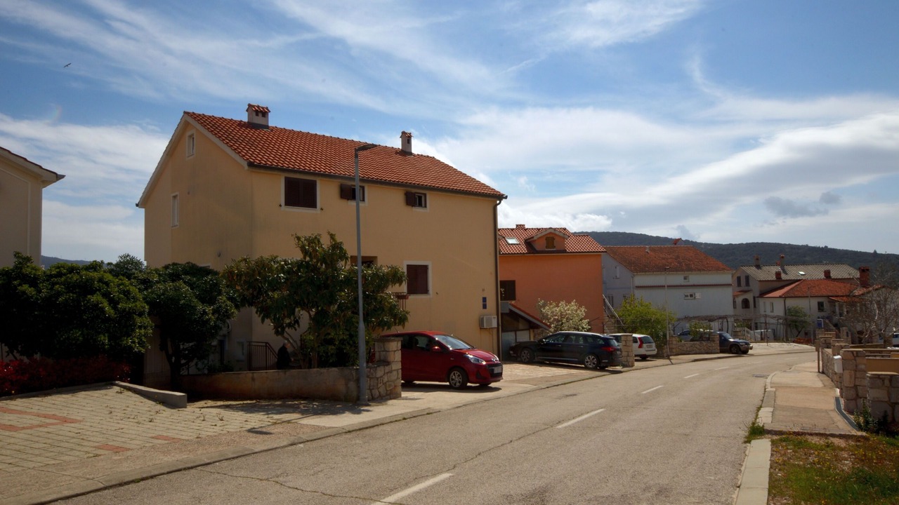 Photo of Others in Cres