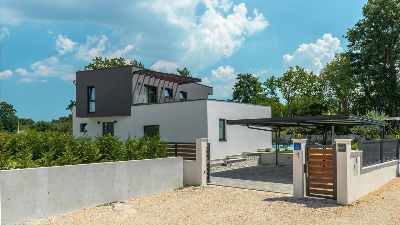 Photo of Outdoor in Zminj