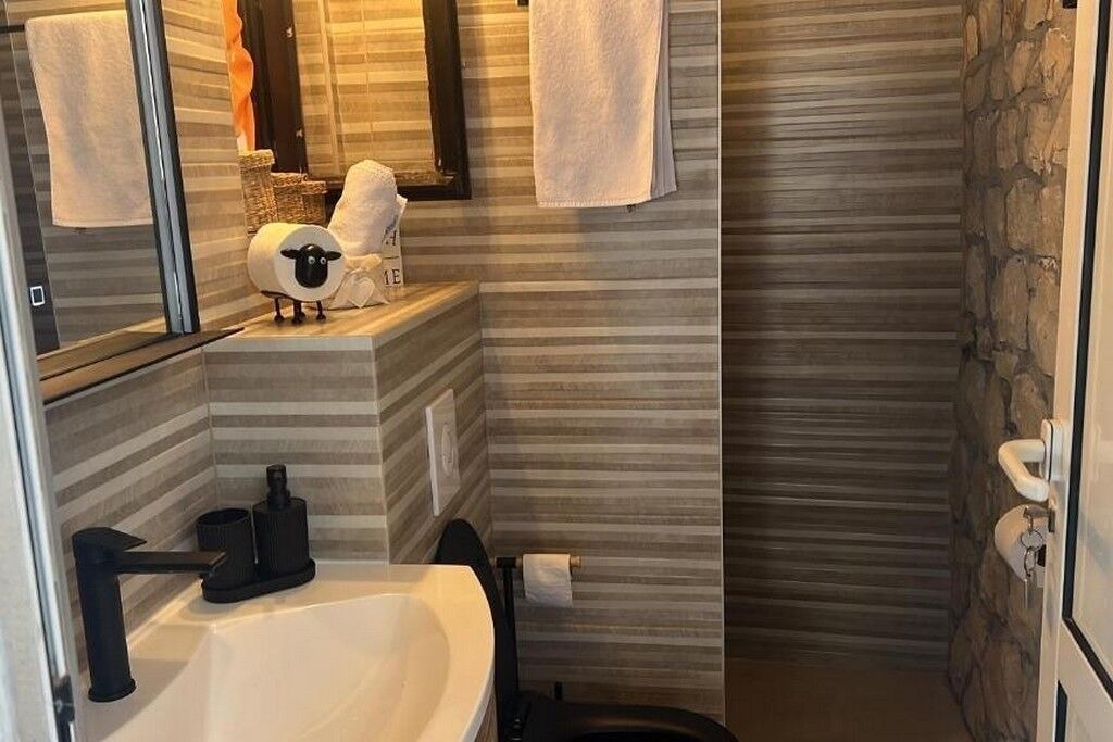 Photo of Bathroom in Okrug Donji
