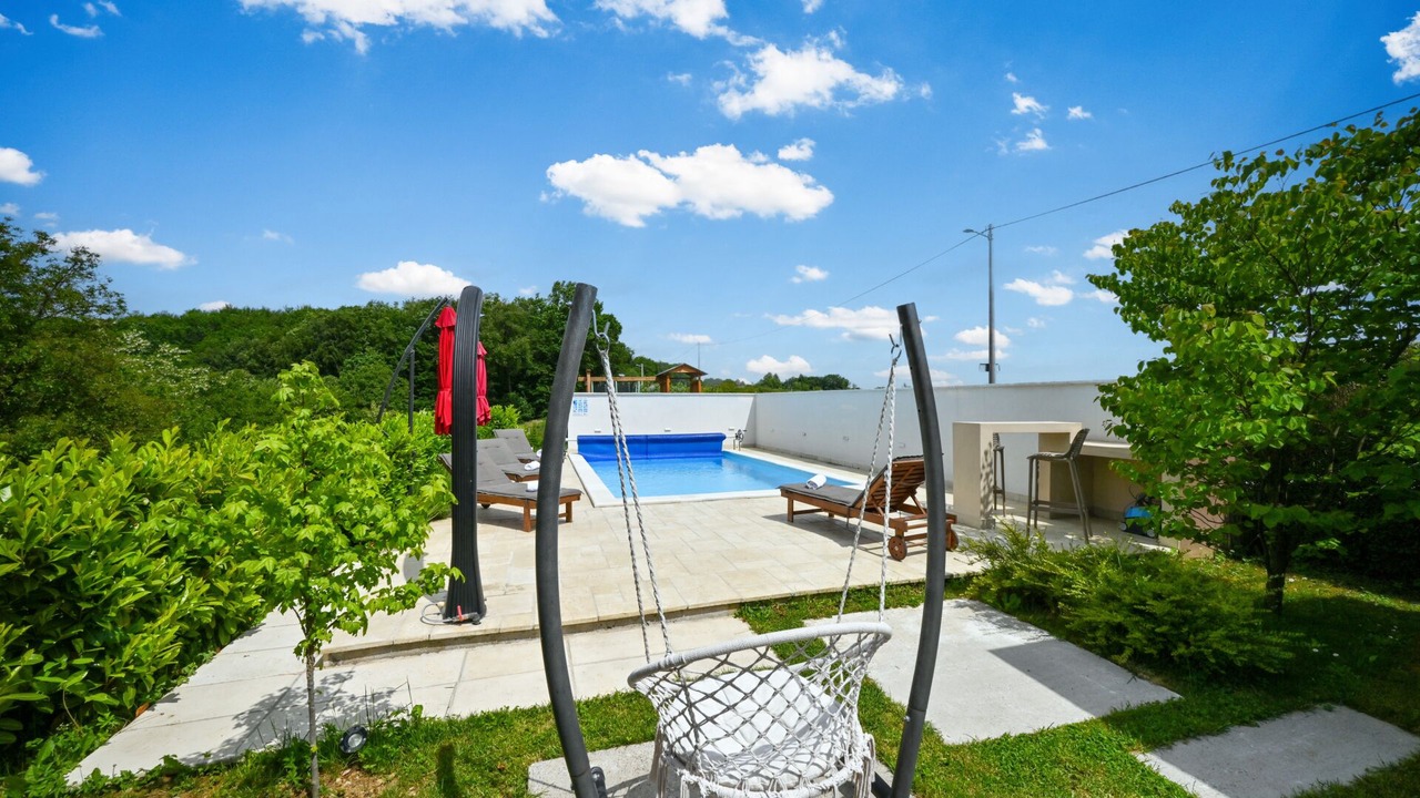Photo of Outdoor in Preseka