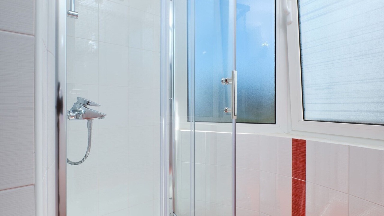 Photo of Bathroom in Cove Murtar
