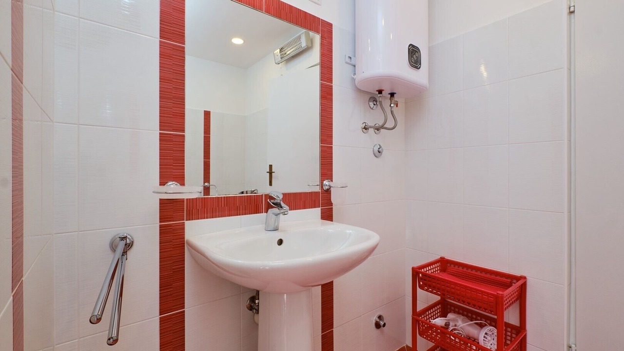 Photo of Bathroom in Cove Murtar