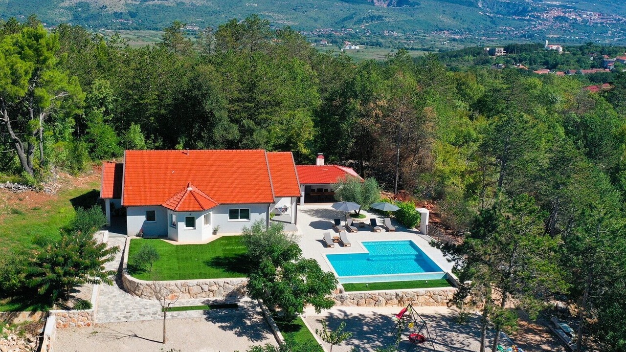 Photo of Outdoor in Grubine