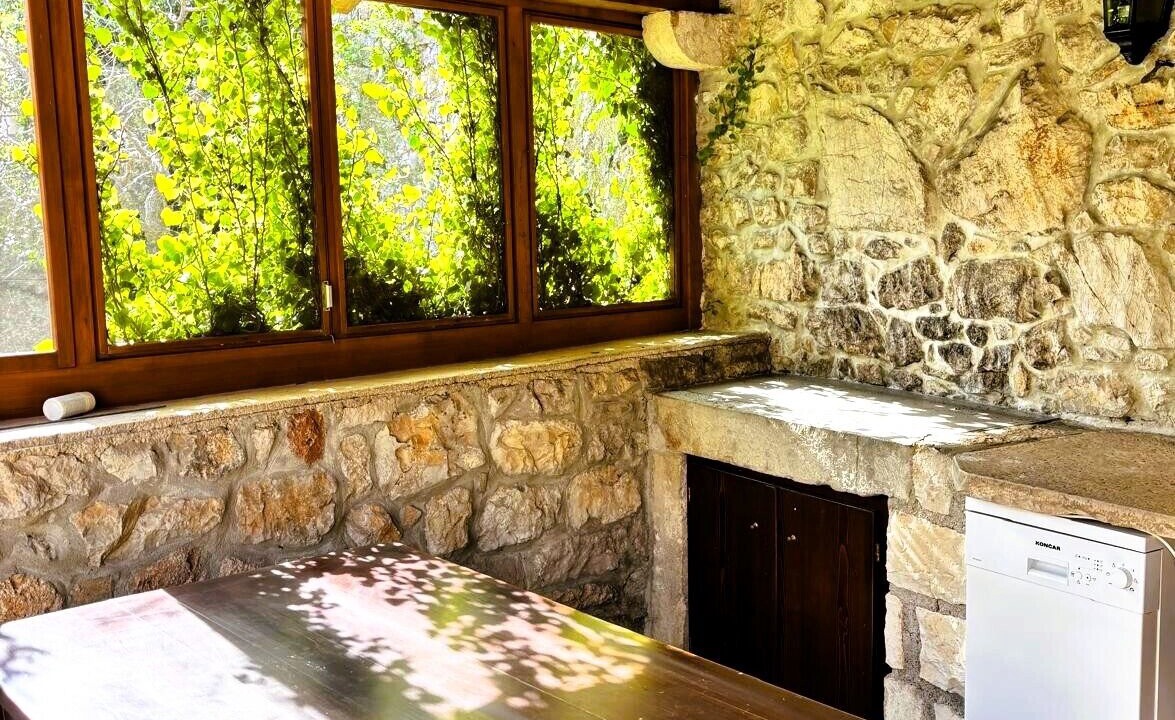 Photo of Outdoor in Cres