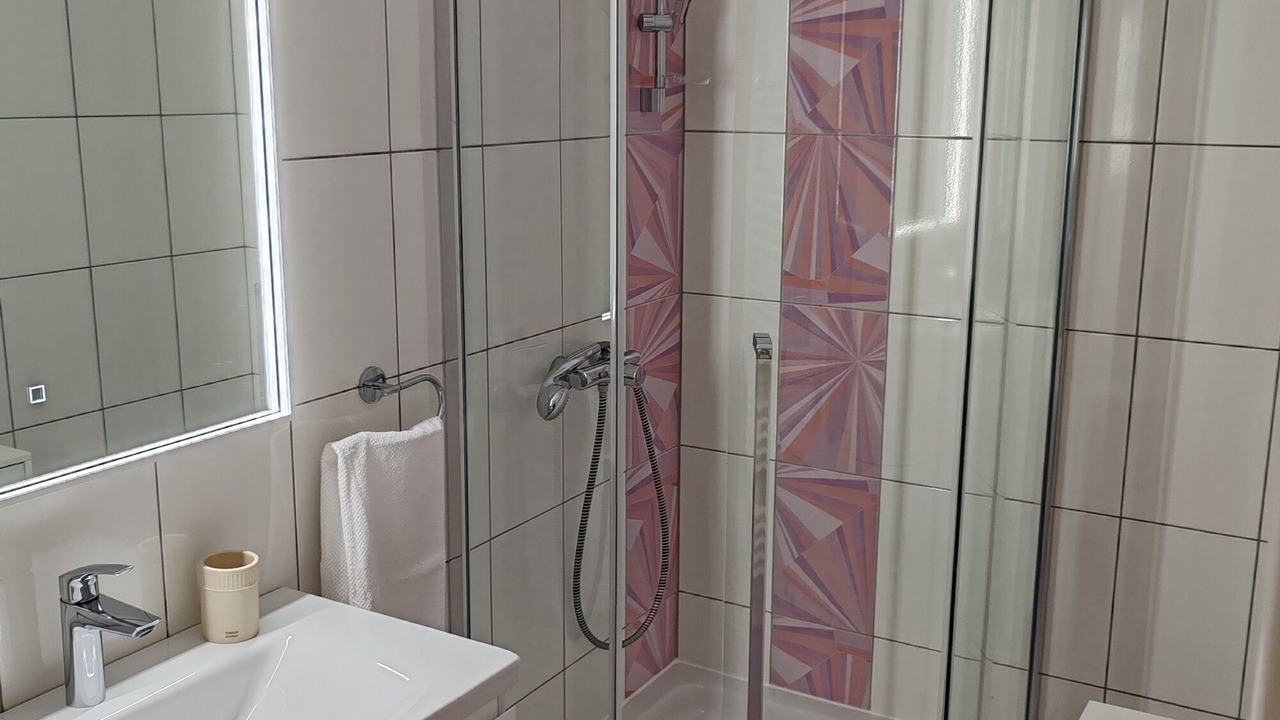 Photo of Bathroom in Iz