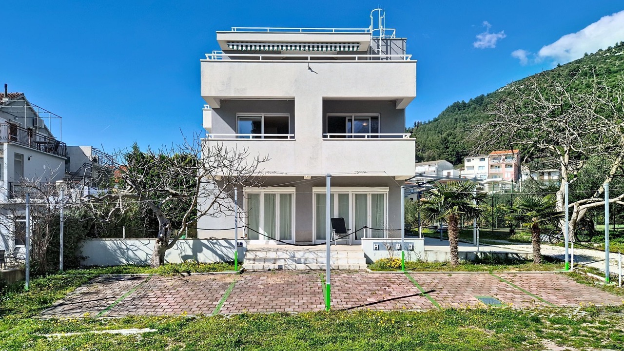 Photo of Others in Gradac