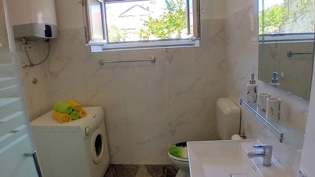 Photo of Bathroom in Iz