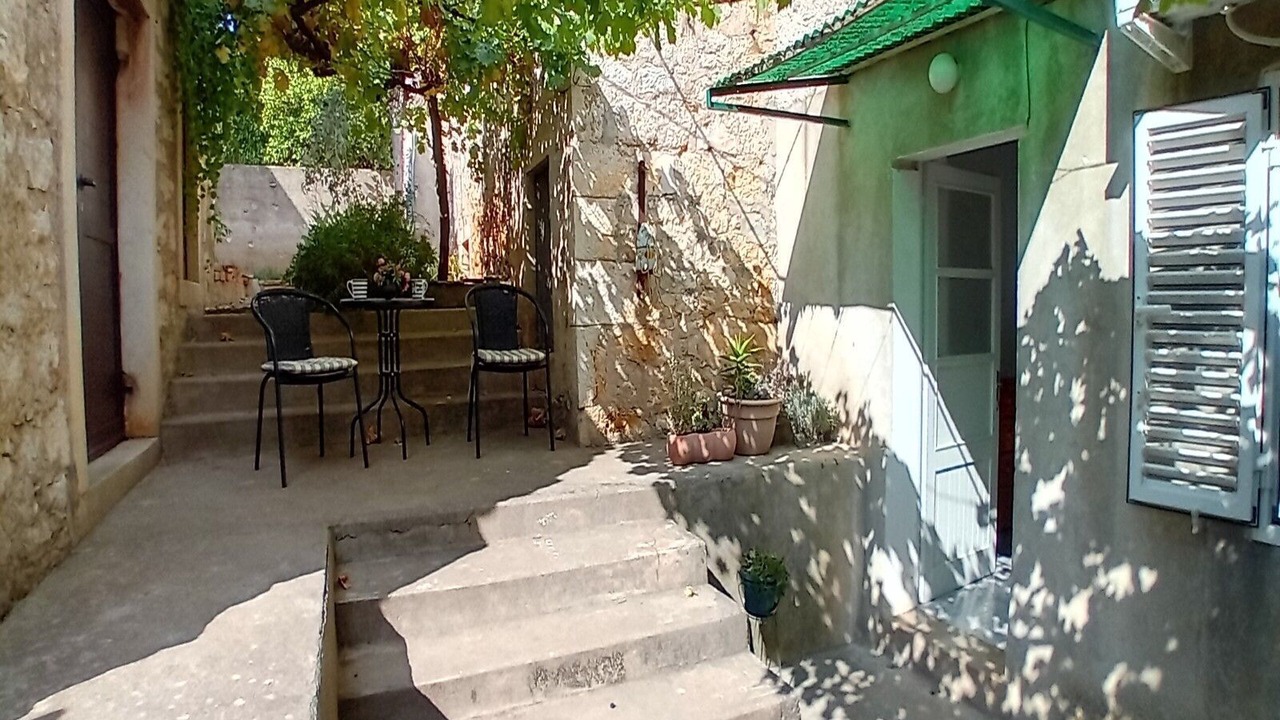 Photo of Patio Balcony in Iz