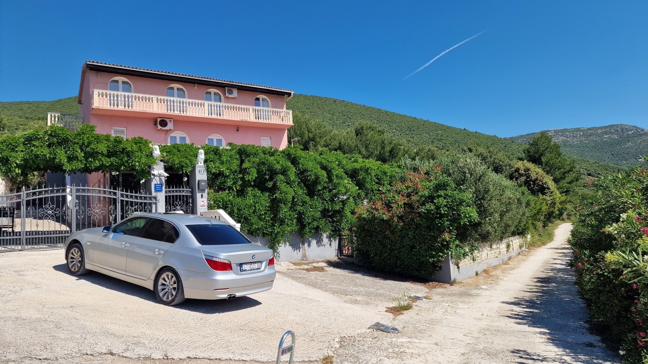 Photo of Outdoor in Rudine