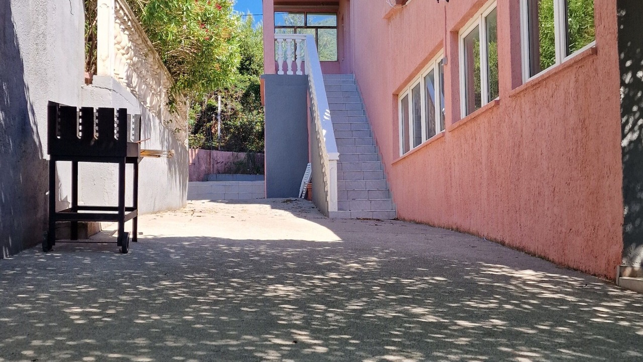 Photo of Patio Balcony in Rudine