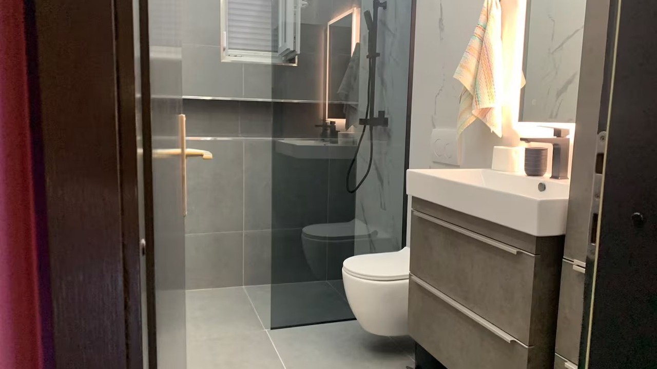 Photo of Bathroom in Lukoran