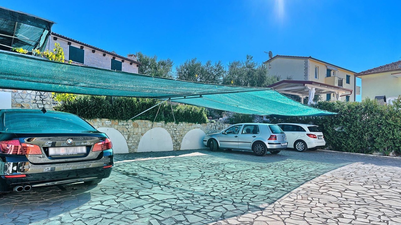 Photo of Others in Businci