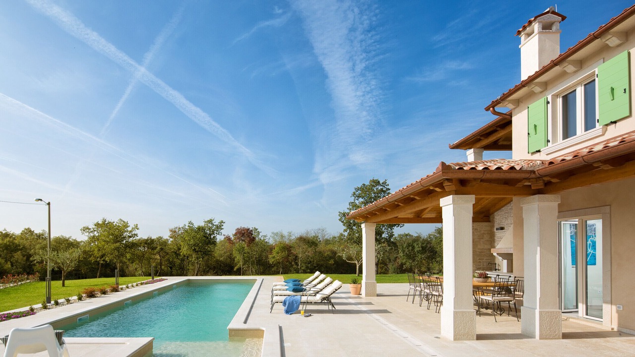 Photo of Outdoor in Tinjan