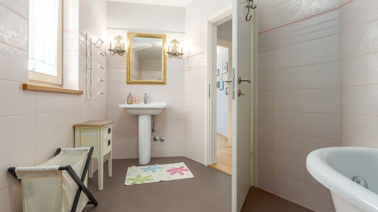 Photo of Bathroom in Heraki