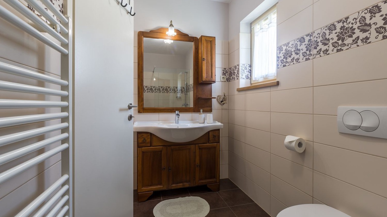 Photo of Bathroom in Heraki