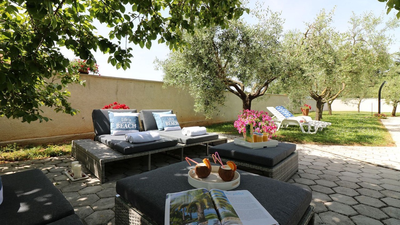 Photo of Patio Balcony in Antonci