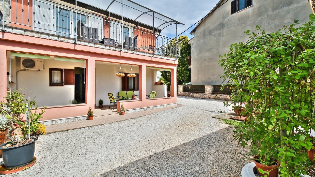 Photo of Patio Balcony in Đuba