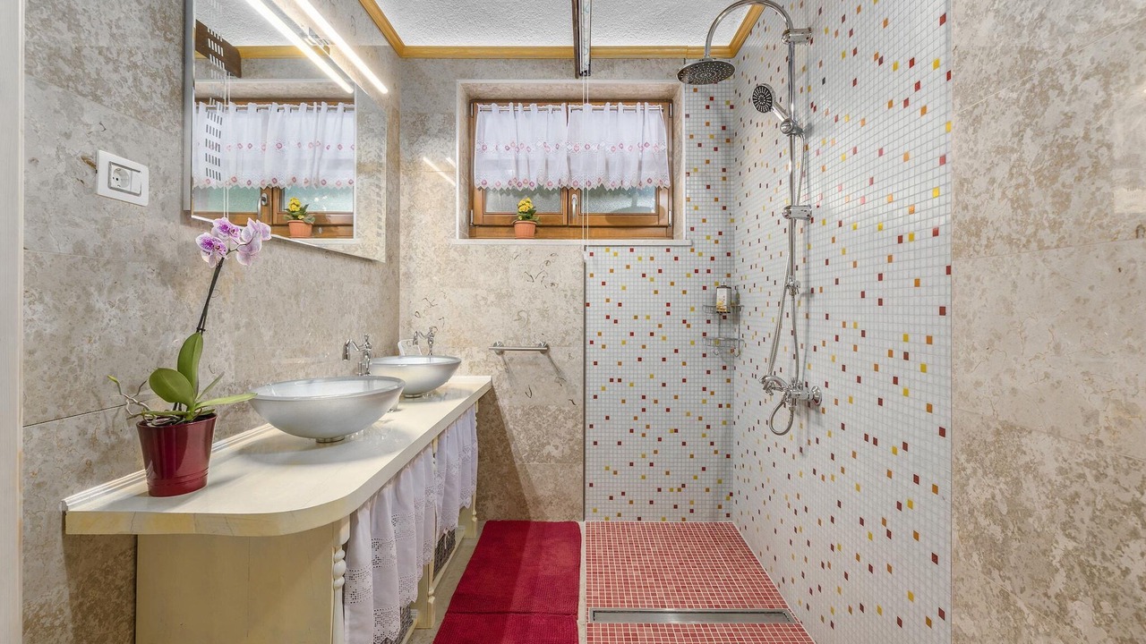 Photo of Bathroom in Heki