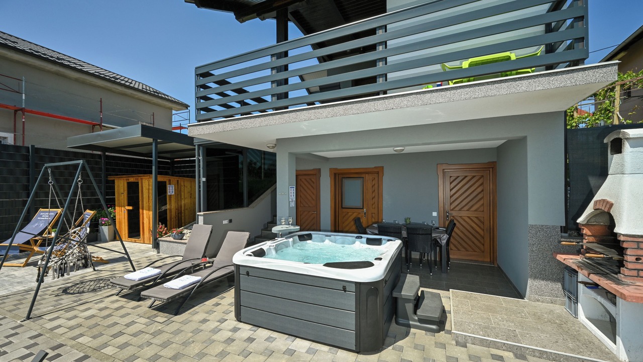 Photo of Patio Balcony in Veliko Trgovisce