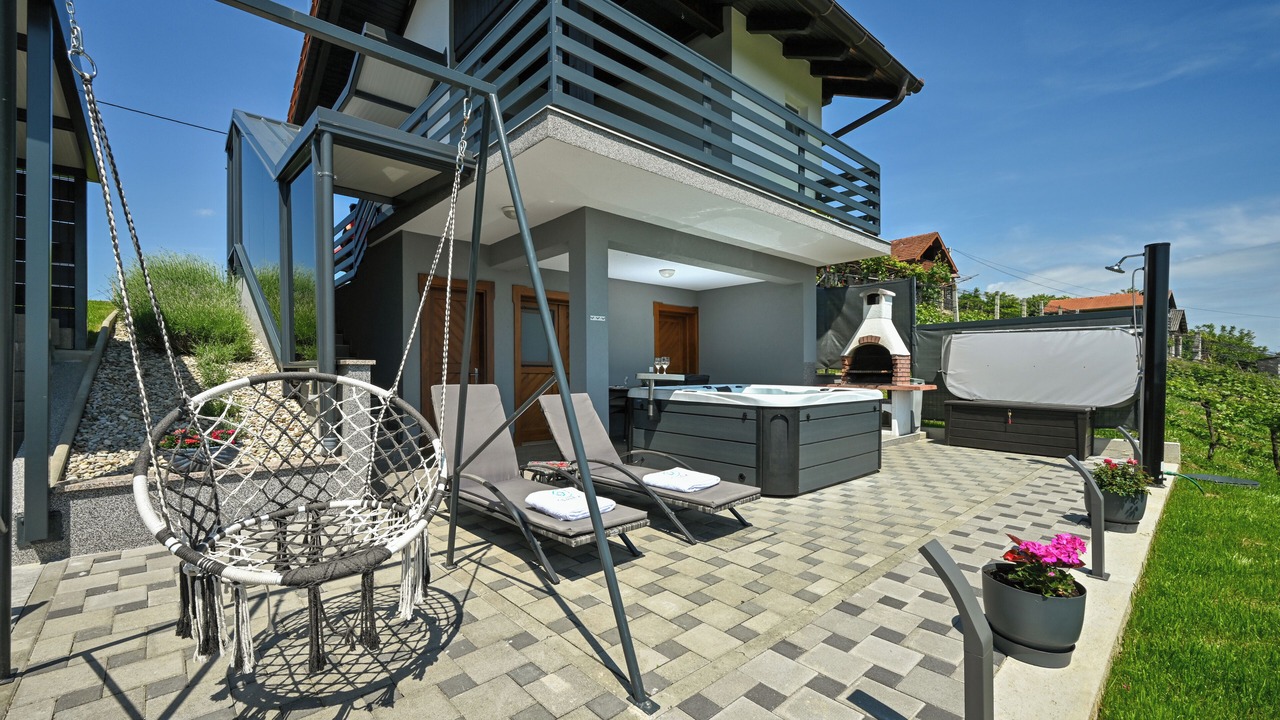 Photo of Patio Balcony in Veliko Trgovisce