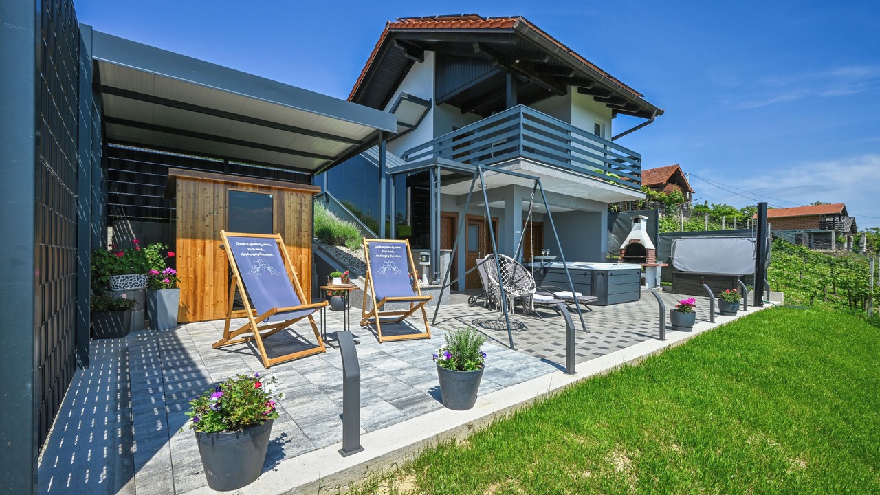 Photo of Patio Balcony in Veliko Trgovisce
