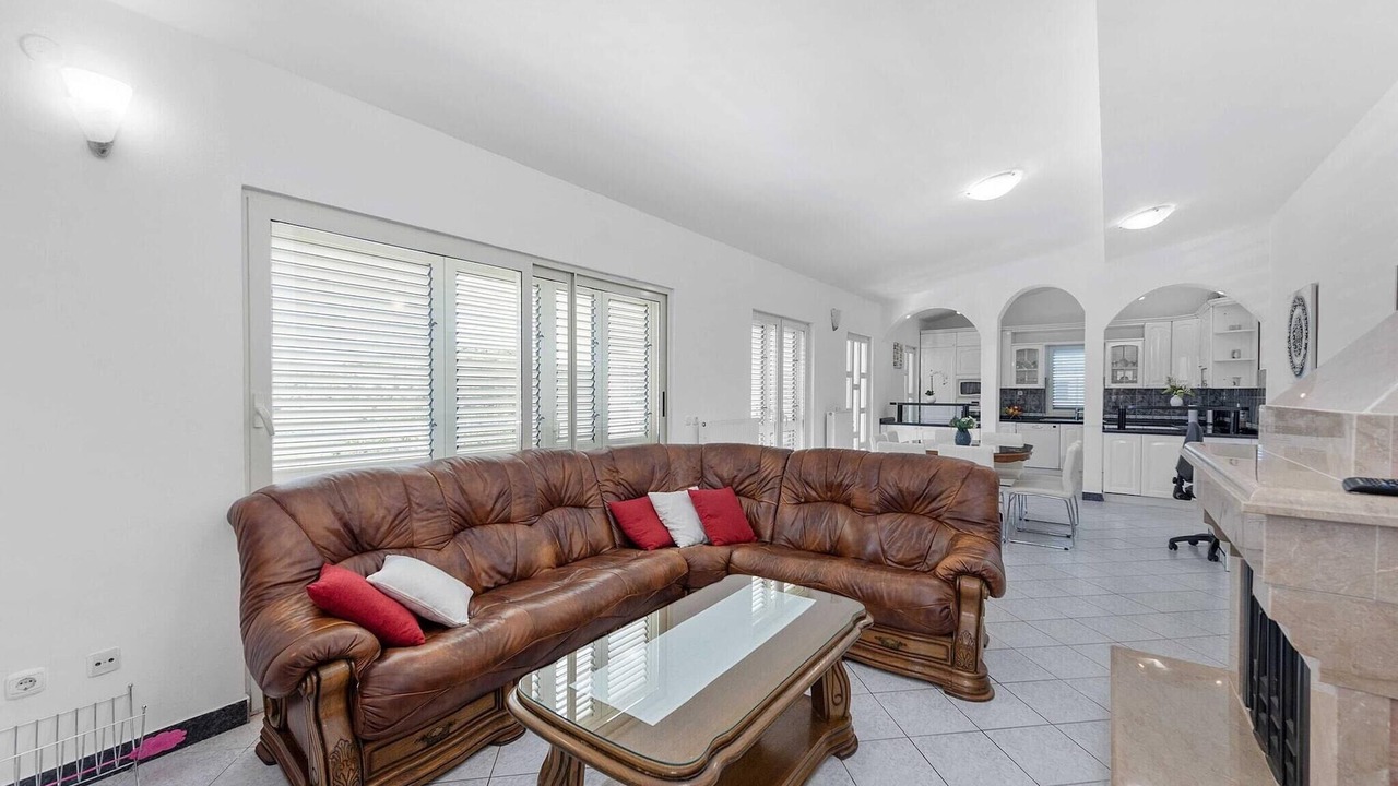 Photo of Livingroom in Neoric