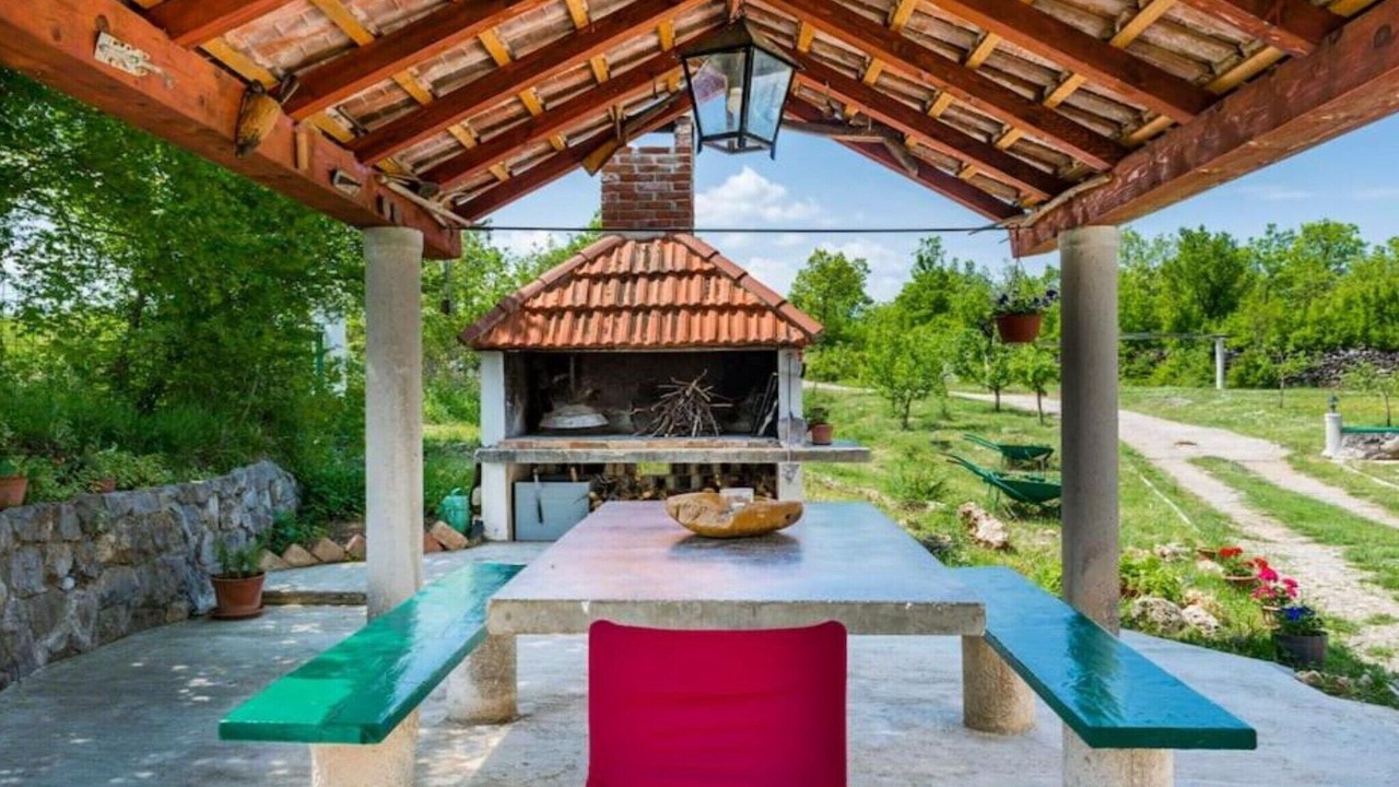 Photo of Others in Velic